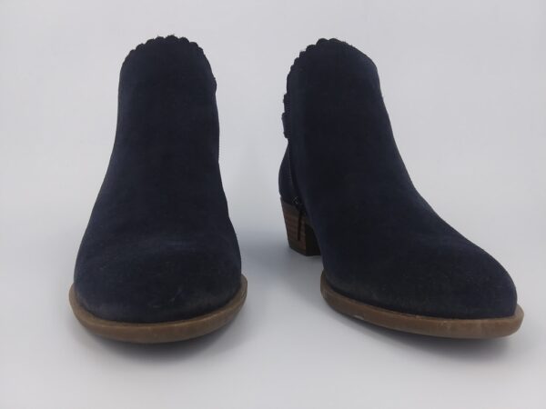 Crown & Ivy Novel Navy Kaylen bootie