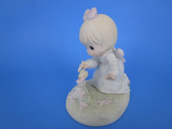 Precious Moments Figurine "God Bless You for Touching My Life" - Image 2