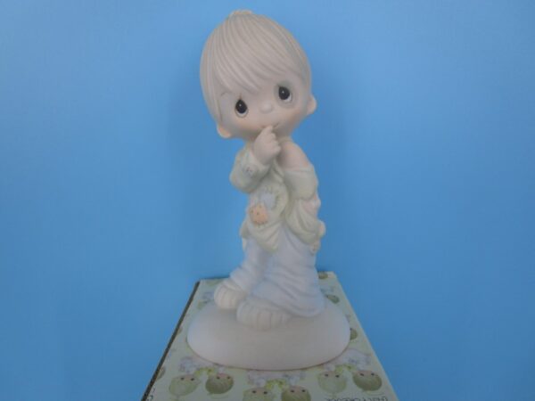 Precious Moments Figurine - Smile, God Loves You