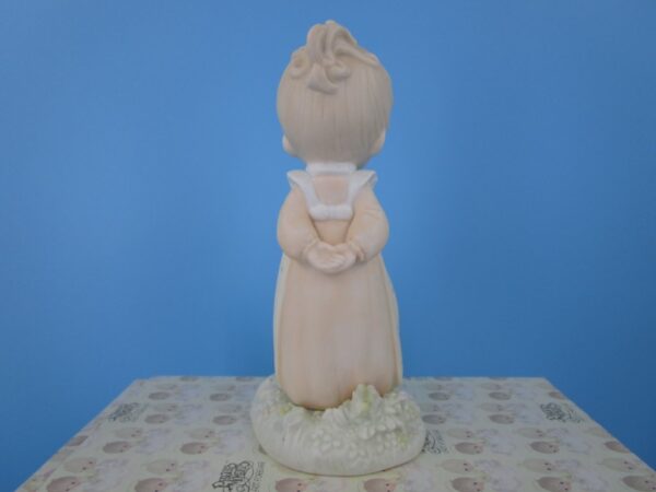 Precious Moments Figurine - Autumn's Praise - Image 2