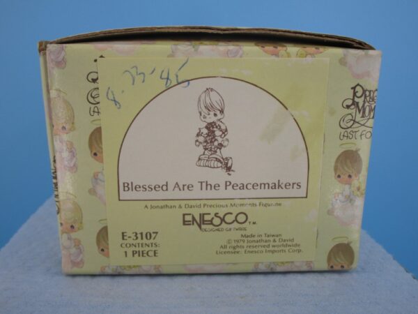 Precious Moments Figurine - Blessed are the Peacemakers - Image 3