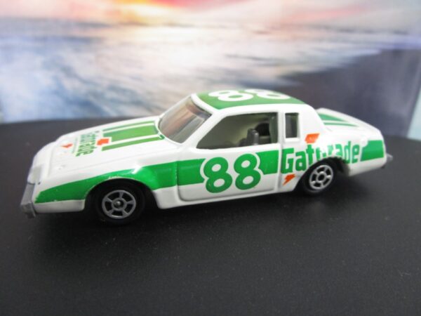 Darrell Waltrip #88 Gatorade Buick - Image 2