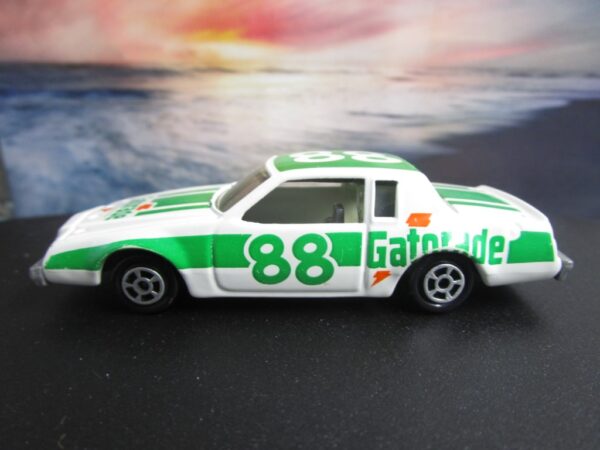 Darrell Waltrip #88 Gatorade Buick - Image 5