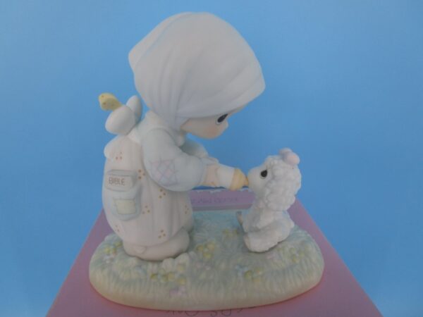 Precious Moments Figurine - Feed My Sheep - Image 2