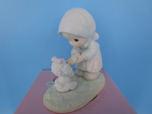 Precious Moments Figurine - Feed My Sheep