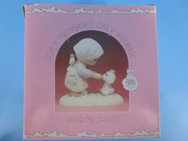 Precious Moments Figurine - Feed My Sheep - Image 5