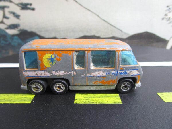 Hot Wheels GMC Motor Home - Image 5