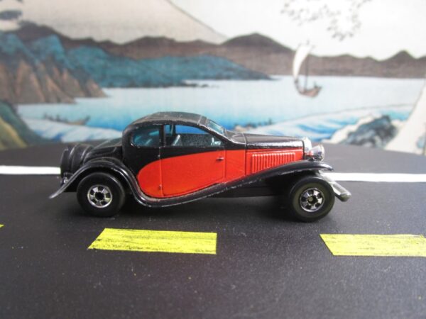 Hot Wheels 37' Bugatti - Image 2