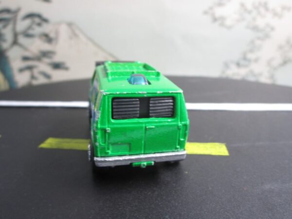 Hot Wheels Baja Breaker Green Chevy Van - Image 4