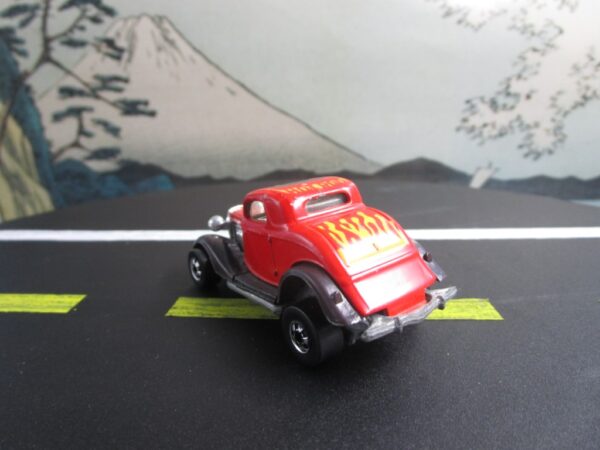 1979 Hot Wheels Hot Rod Coupe 1934 Ford Red with Flames - Image 2