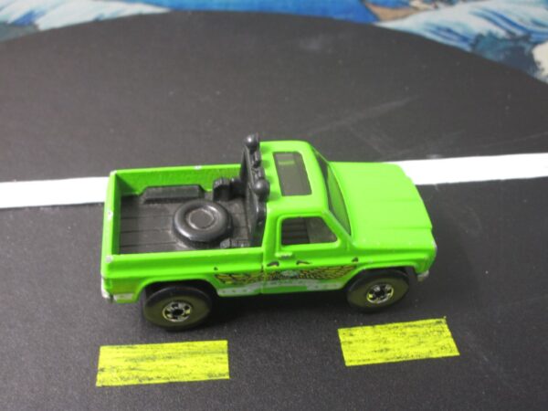 Hot Wheels Bywayman Eagle Chevy Silverado pickup truck - Image 4