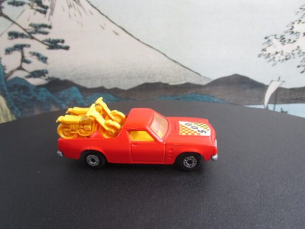 1977 Matchbox Superfast No 60 Holden Pick-up w/Motorcycles - Image 2