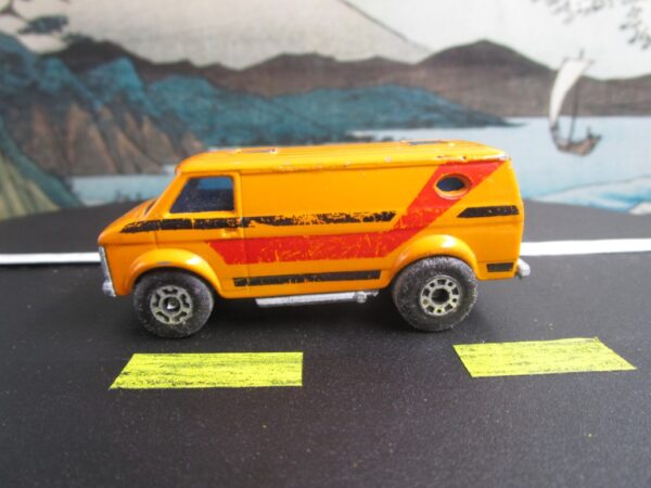 MATCHBOX LESNEY SUPERFAST NO. 88 CHEVY VAN