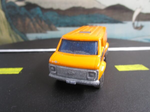 MATCHBOX LESNEY SUPERFAST NO. 88 CHEVY VAN - Image 2