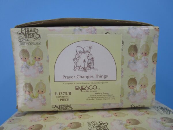 Precious Moments Figurine - Prayer Changes Things - Image 3