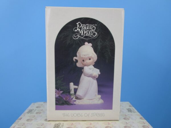 Precious Moments Figurine - The Voice of Spring - Image 3