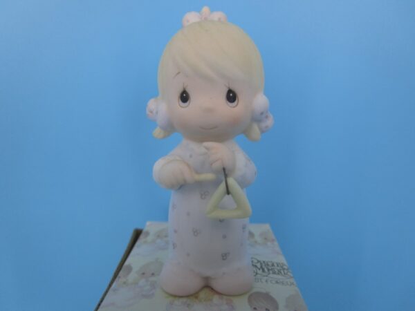 Precious Moments Figurine - There's a song in my Heart