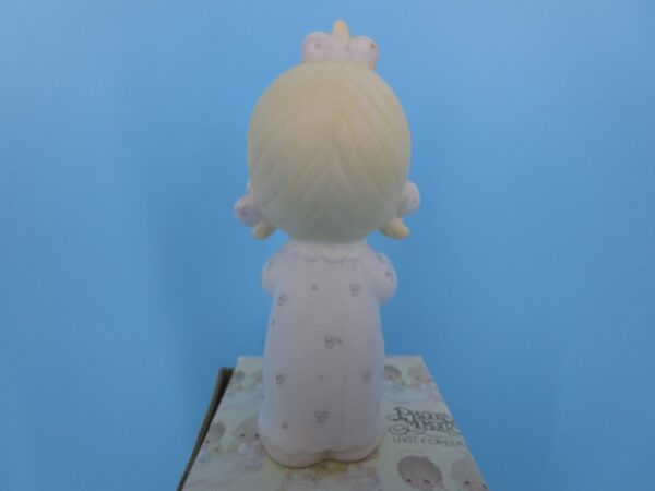 Precious Moments Figurine - There's a song in my Heart - Image 2