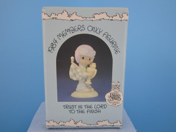 Precious Moments Figurine - Trust in the Lord to the Finish - Image 3