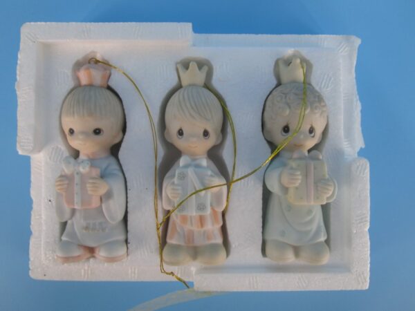 Precious Moments Miniature Ornaments - Wee Three Kings - Image 2