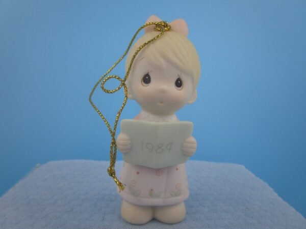 Precious Moments Ornament - Wishing you a Merry Christmas