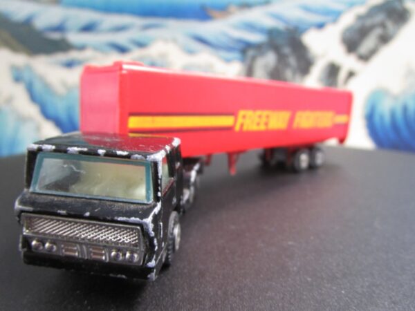 Yatming Black Cabover Freeway Fighters Semi Truck & Tractor Trailer - Image 2