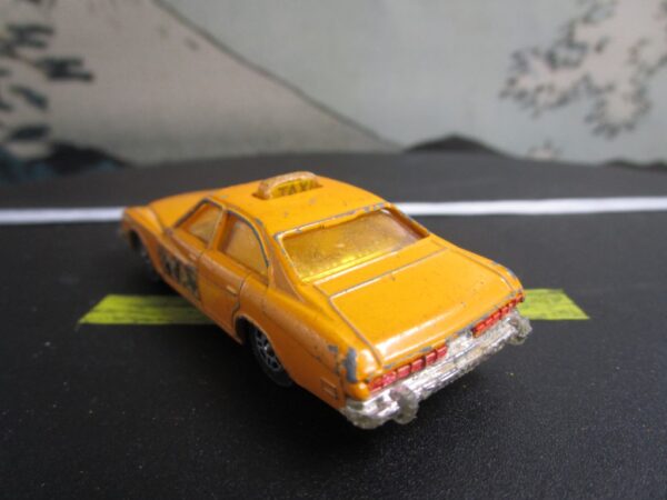 Corgi Juniors Buick Regal Yellow Taxi - Image 4