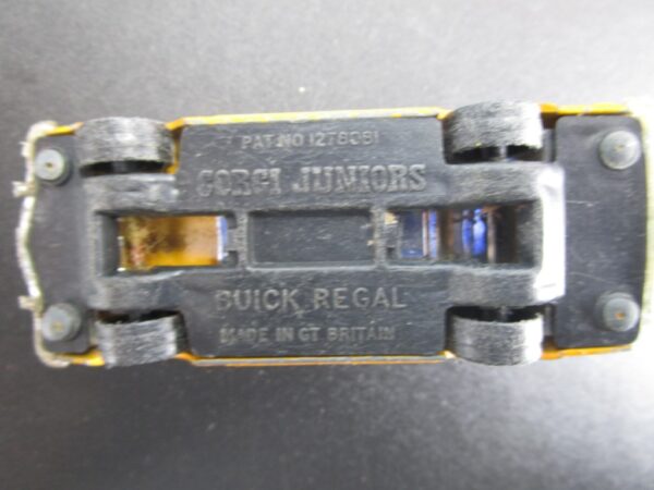 Corgi Juniors Buick Regal Yellow Taxi - Image 3