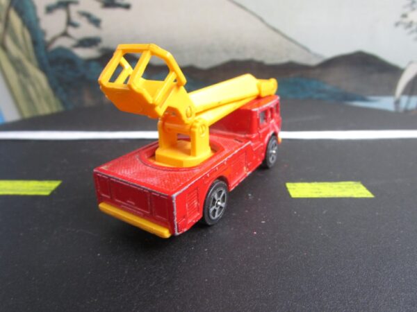 Corgi Juniors Whizzwheels Simon Snorkel Fire Engine - Image 5