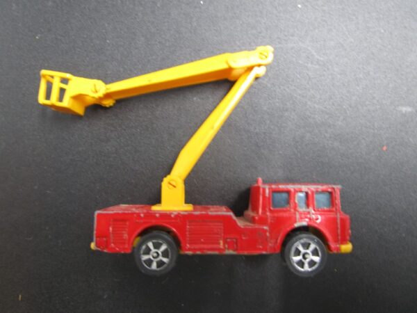 Corgi Juniors Whizzwheels Simon Snorkel Fire Engine - Image 4