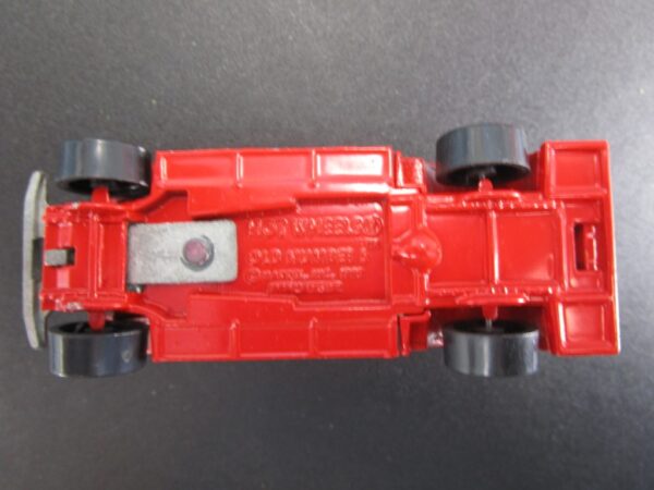 Hot Wheels Old Number 5 Fire Engine - Image 3