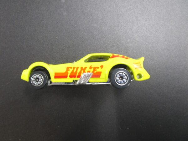 Kenner Toy Car Fast 111's Yellow Funny Fun'E' Drag Car