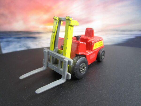 Matchbox Superfast No.15 Fork Lift Truck - Image 2