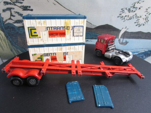 Matchbox Superkings Scammell Tractor & Trailer w/Gentransco Containers - Image 3