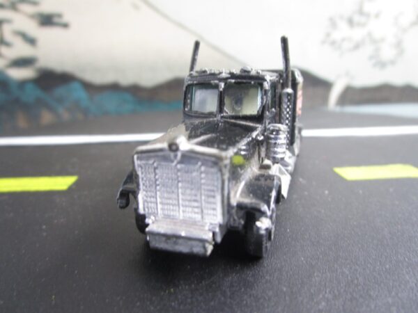 Yatming Kenworth "Brute Force" semi truck - Image 2