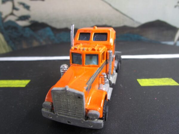 Yatming Kenworth Conv W900 Aerodyne Semi Tractor Truck - Image 2