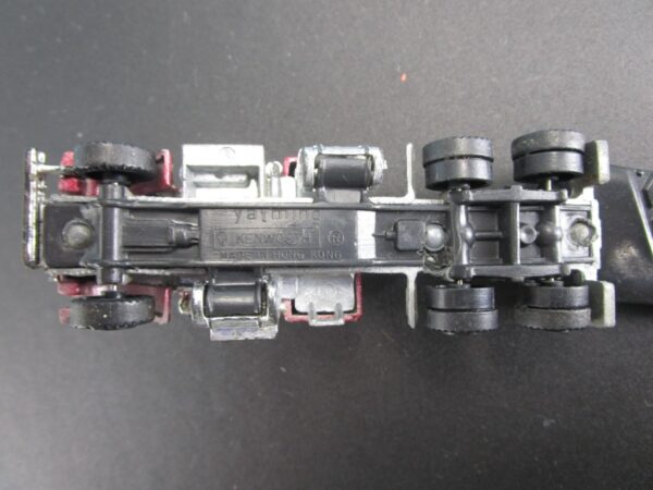 Yatming Kenworth Red Devil Semi Truck - Image 3