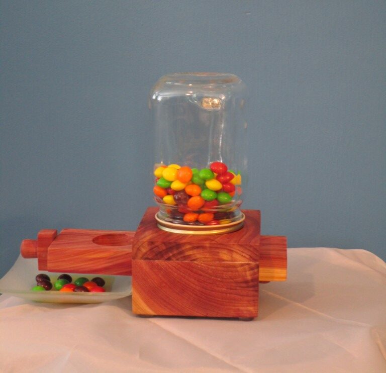 Eastern Red Cedar Candy Jar - Image 8